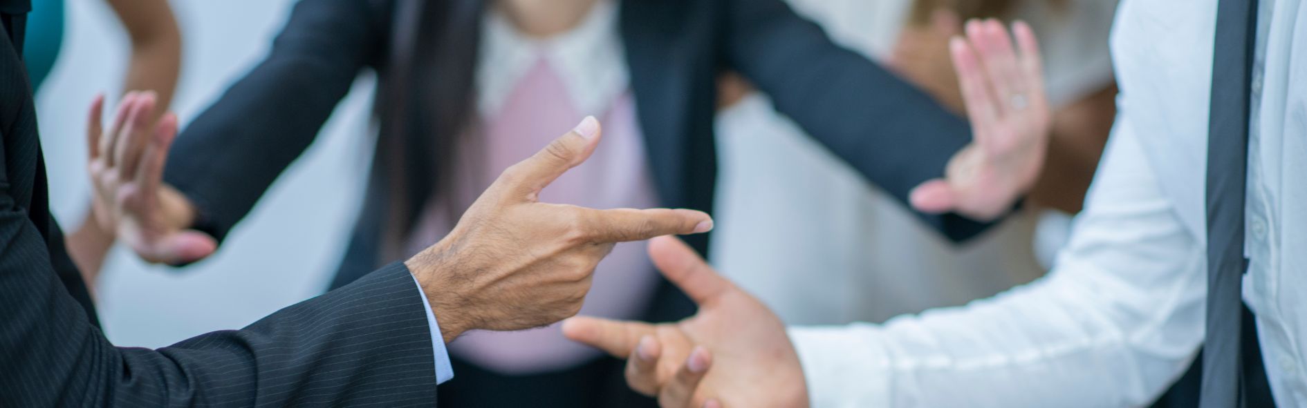 Aprende todo sobre la mediación laboral, su importancia, objetivos y cómo llevar a cabo una mediación efectiva en el ámbito profesional.